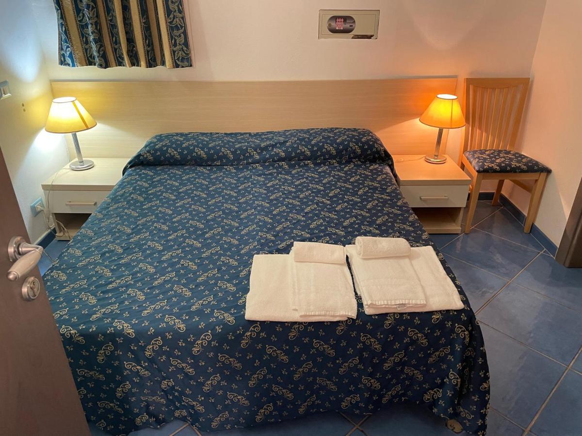 B&B La Terrazza Sul Porto Ponza Extérieur photo