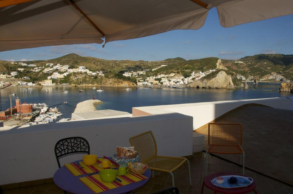 B&B La Terrazza Sul Porto Ponza Extérieur photo