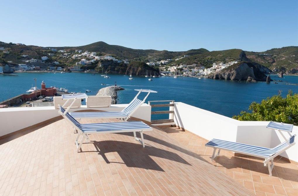 B&B La Terrazza Sul Porto Ponza Extérieur photo